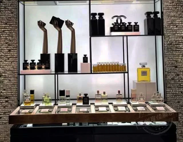 化妆品展柜要去粗取精的设计原则(图1)